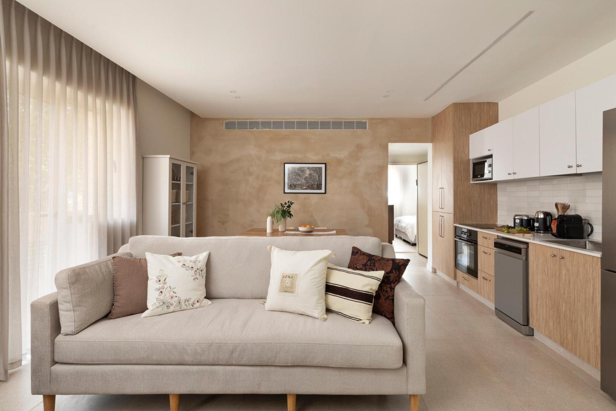 The J - Luxury Apartments By Localz Иерусалим Экстерьер фото